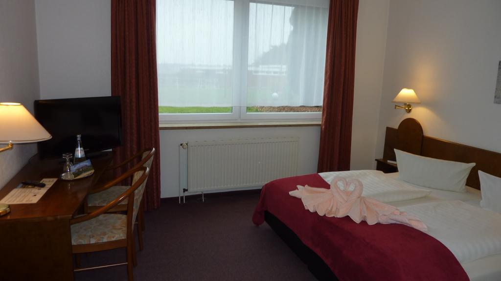 Heidehotel Herrenbruecke Faßberg Extérieur photo